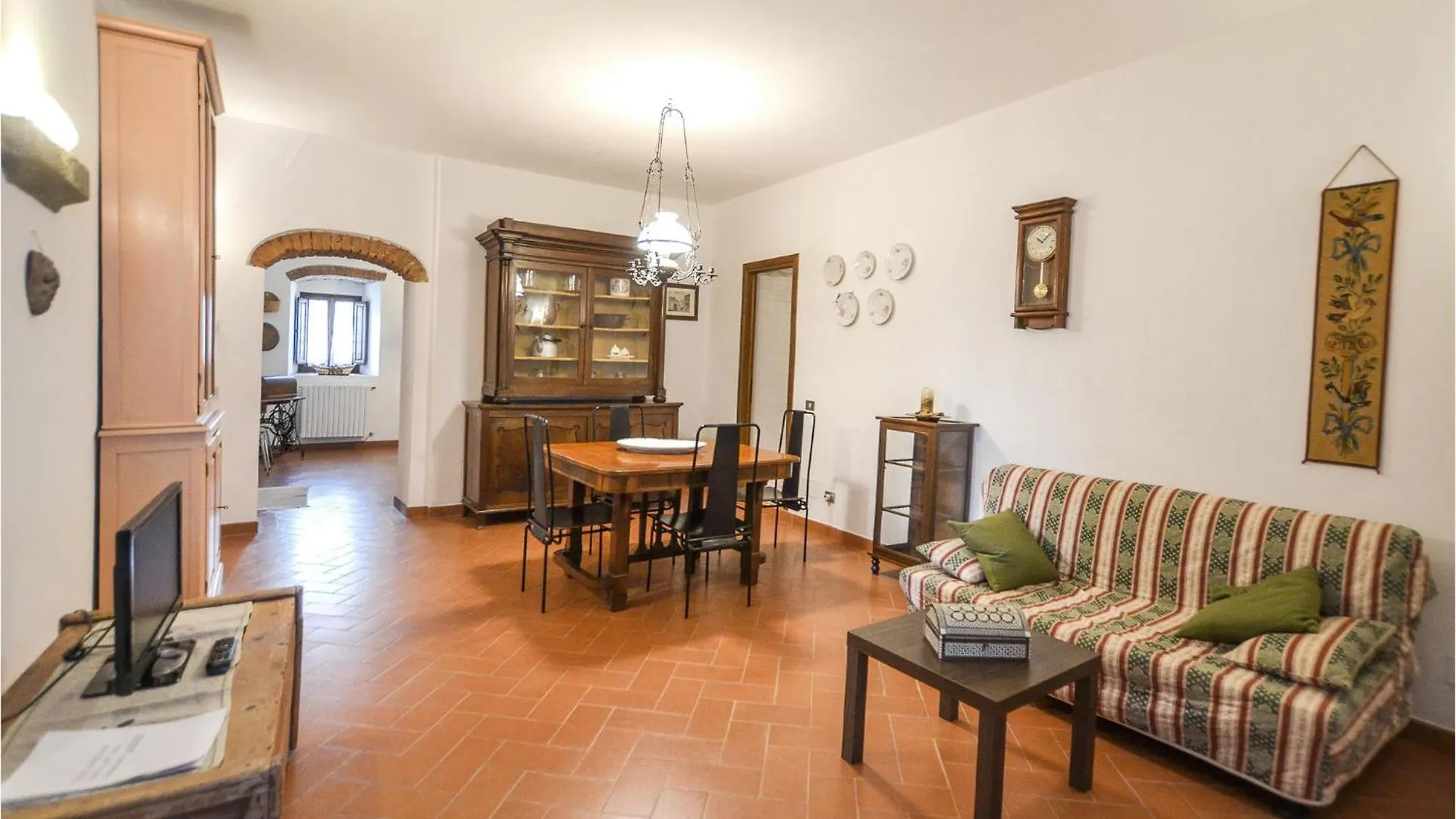 Cozy Apartment In Rignano Sullarno With Jacuzzi Rignano sullʼArno